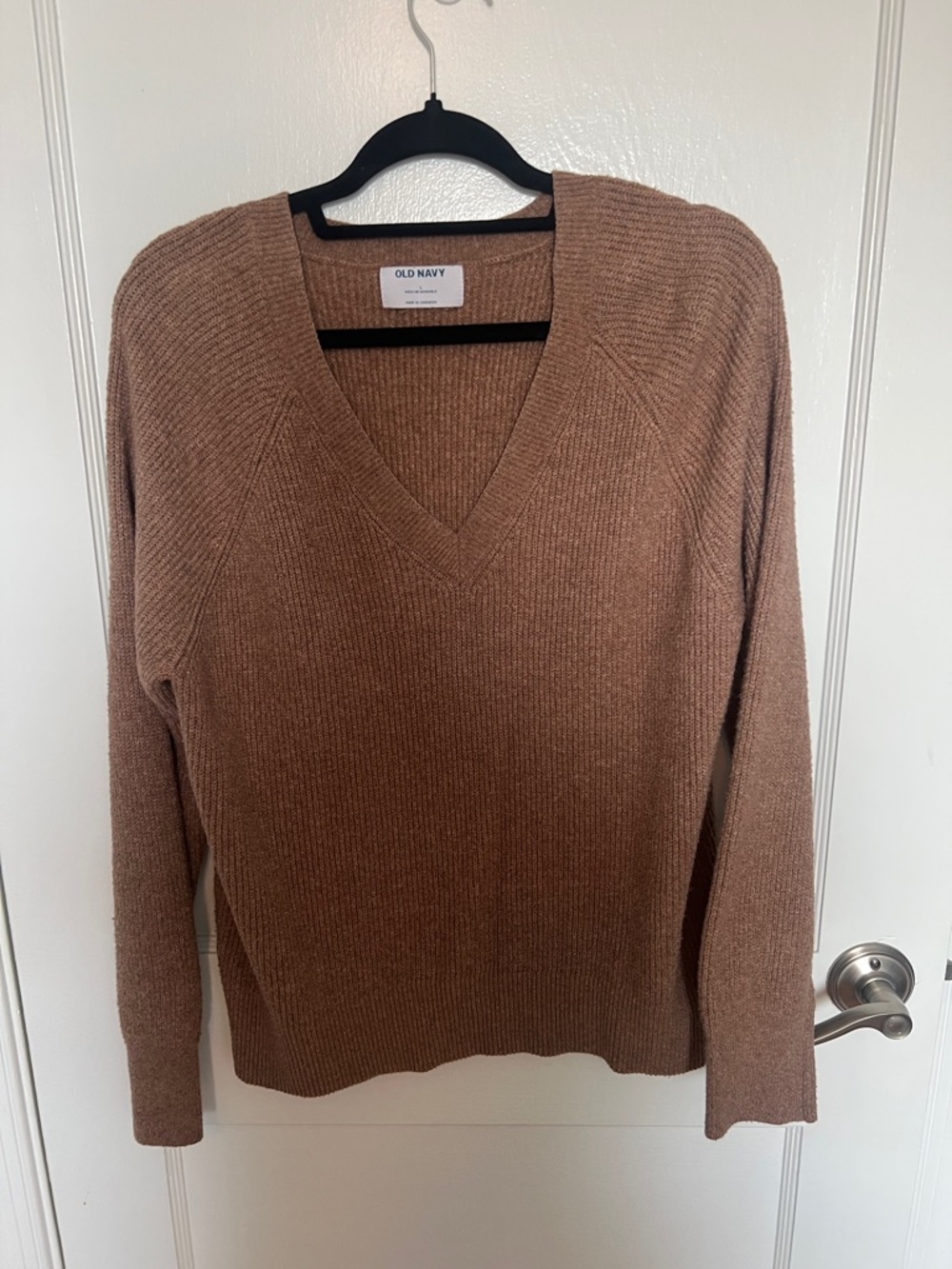 Old Navy V-Neck Ribbed Sweater in Warm Brown